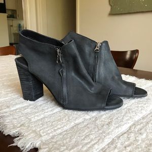 Matisse open-toed block heel shoes.